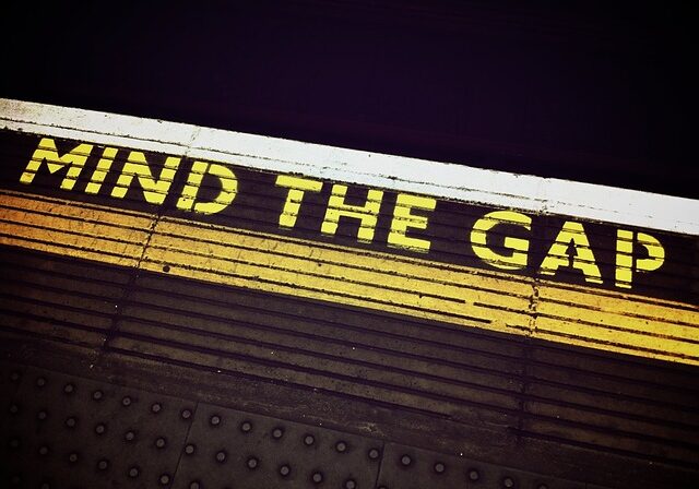 mind-the-gap-1876790_640